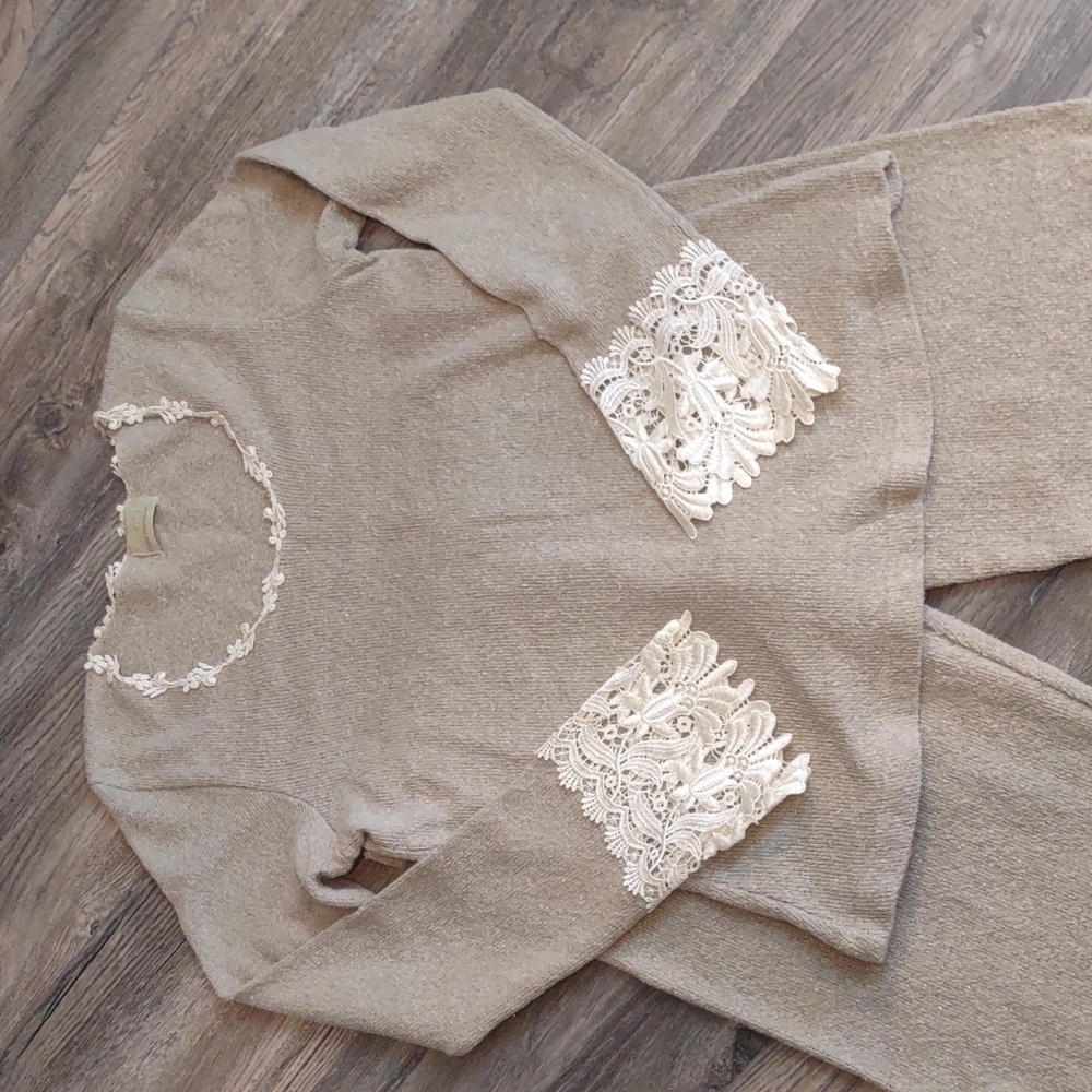 Claire Pettibone Two Piece Lounge Set Size Large ( Runs Small) - Picture 2 of 9
